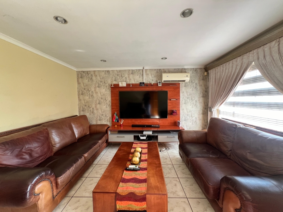 3 Bedroom Property for Sale in Tlhabane West North West